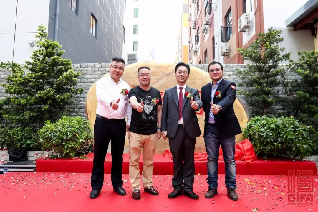 5dd5e661aea68.png image.png