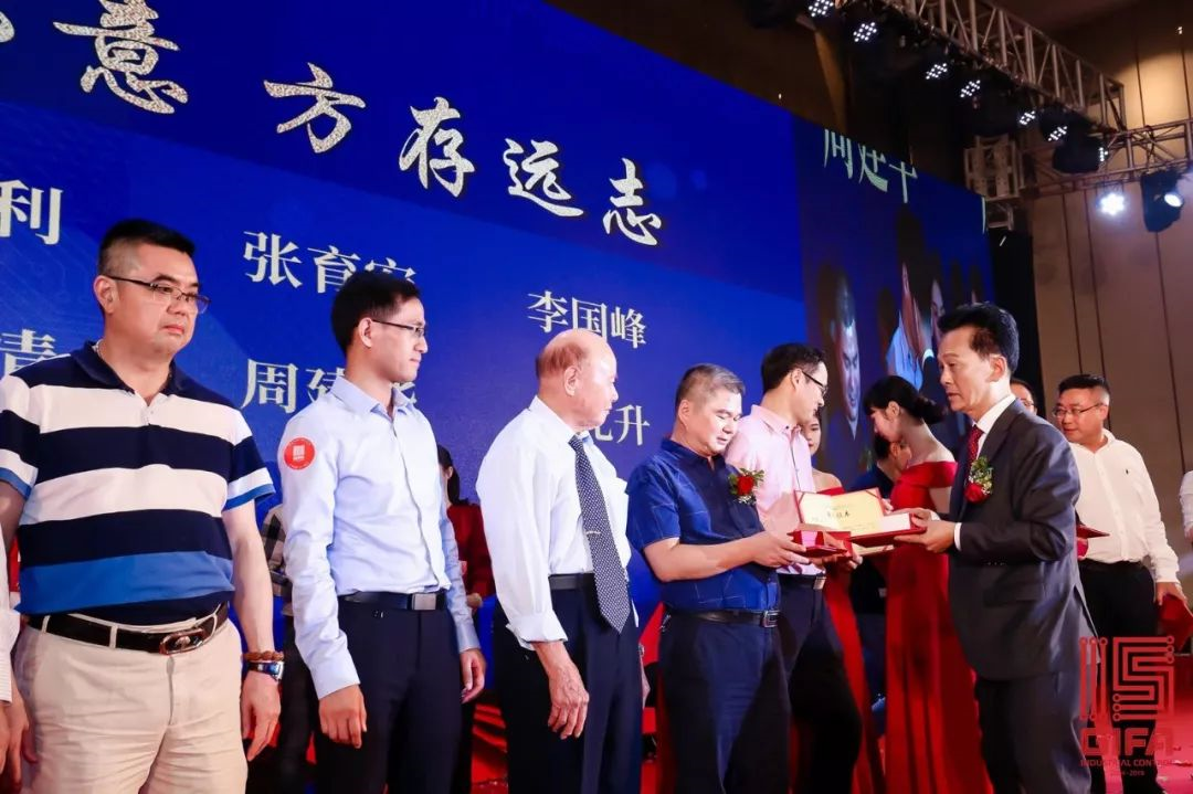 5dd5e83b77cc4.png image.png