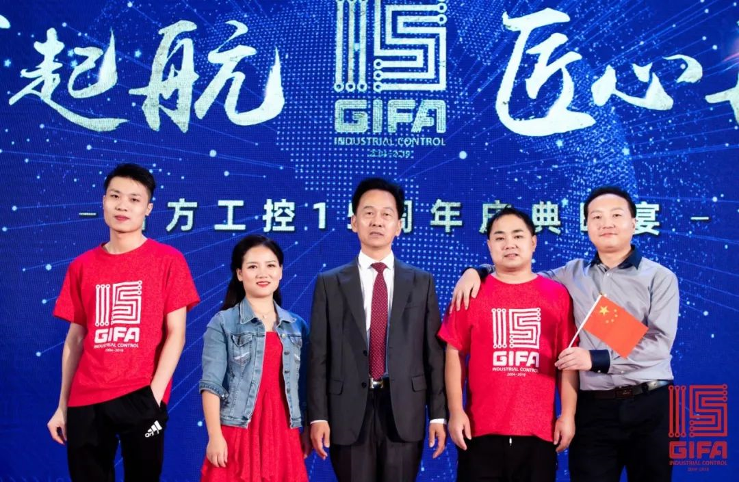 5dd5f7b32bde1.png image.png